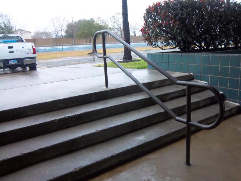 HALF MOON ENDS HANDRAIL
