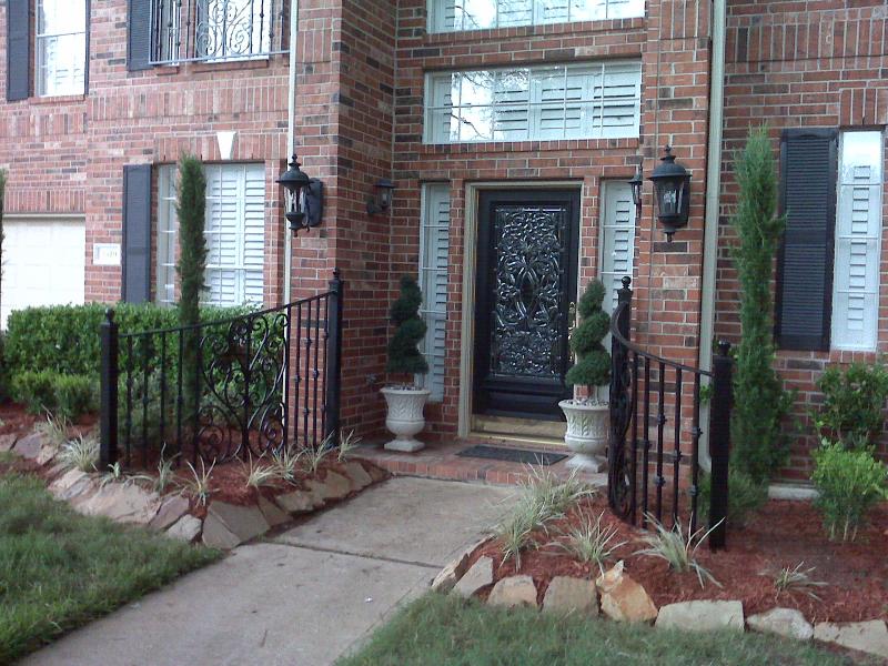 FRONT YARD HANDRAILS